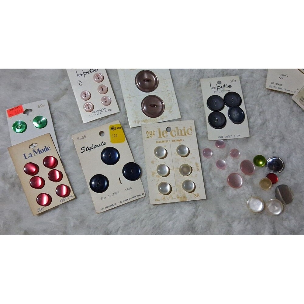 La Mode & Stylerite Buttons - Vintage Sewing Supplies